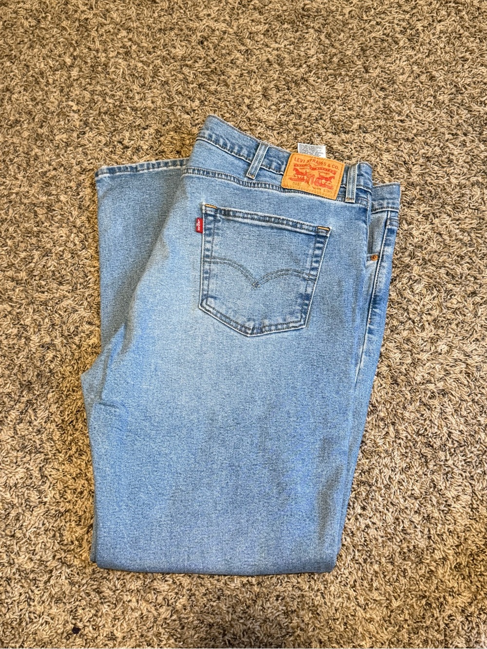 Levi's Men's Light Wash Straight Jeans - Classic Blue Denim
